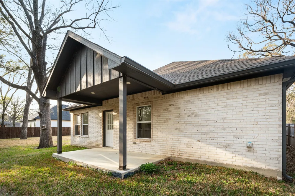 145 Barcelona Street Payne Springs, TX 75156