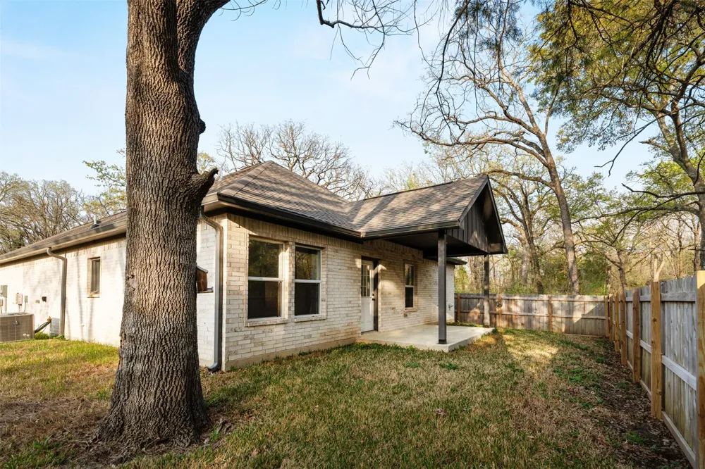 145 Barcelona Street Payne Springs, TX 75156