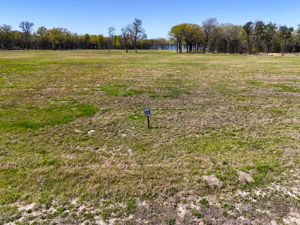 330 Lakewood Lane Honey Grove, TX 75446