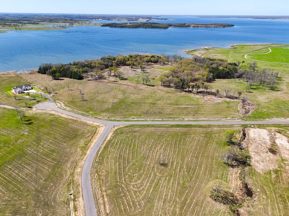 330 Lakewood Lane Honey Grove, TX 75446