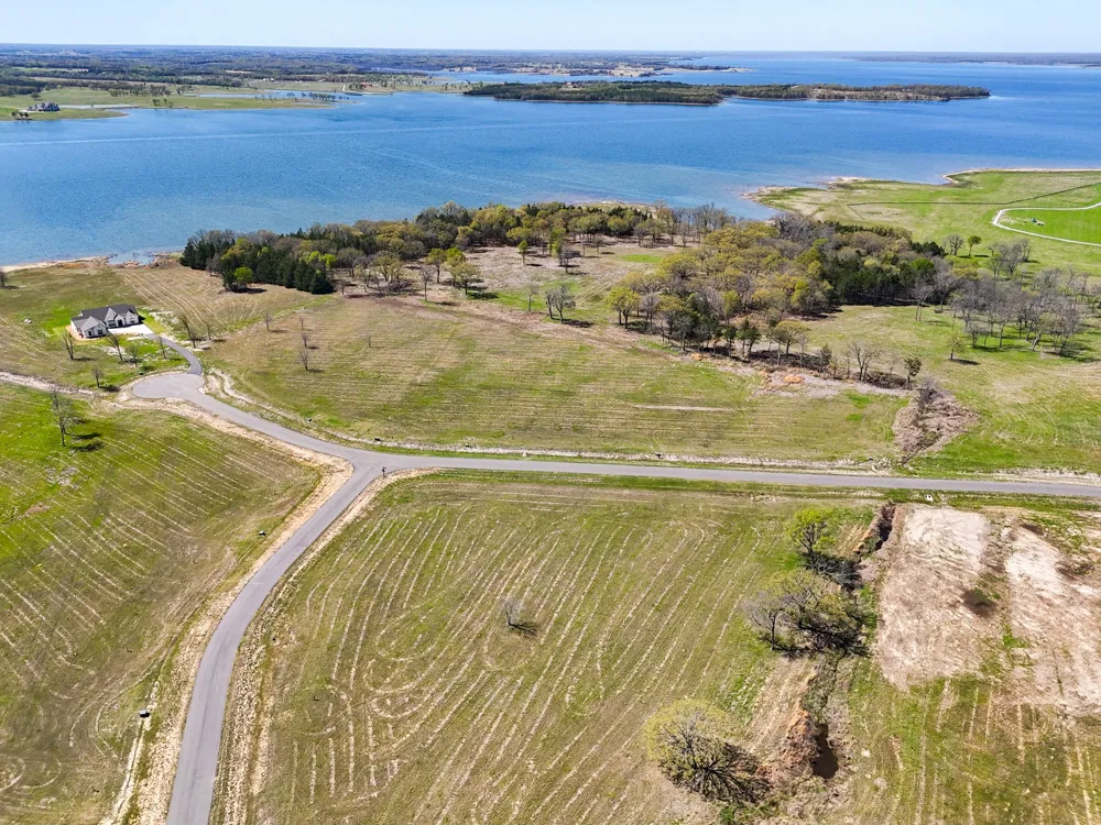 330 Lakewood Lane Honey Grove, TX 75446