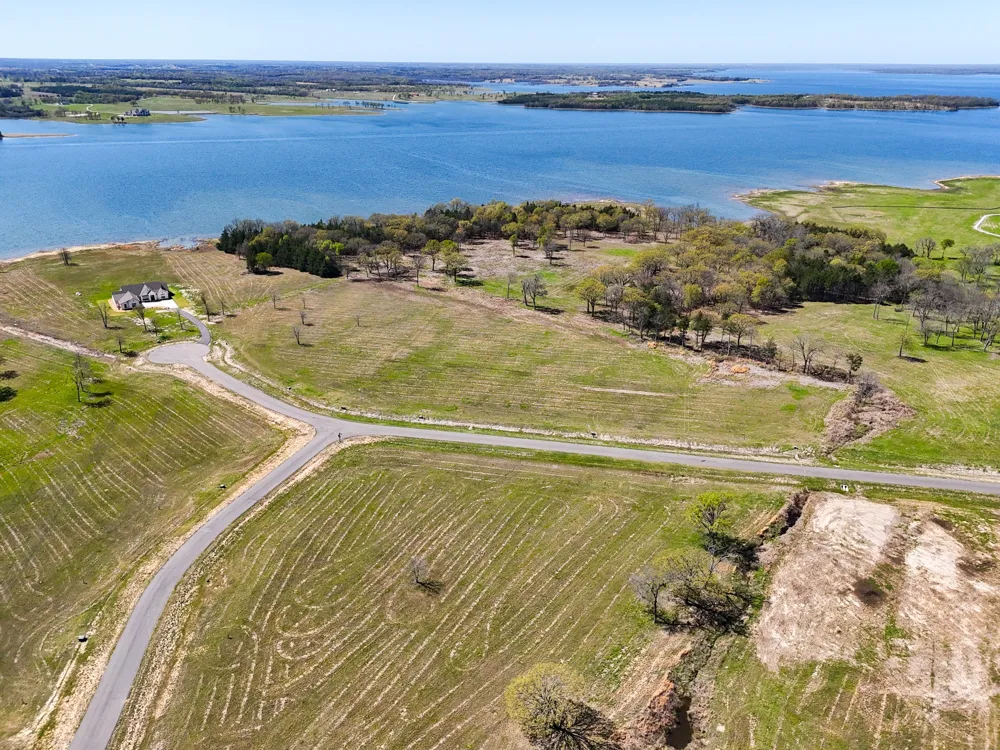 330 Lakewood Lane Honey Grove, TX 75446