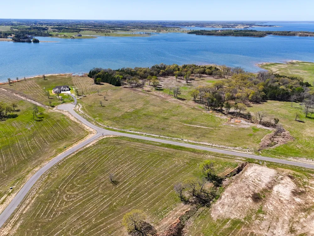 330 Lakewood Lane Honey Grove, TX 75446