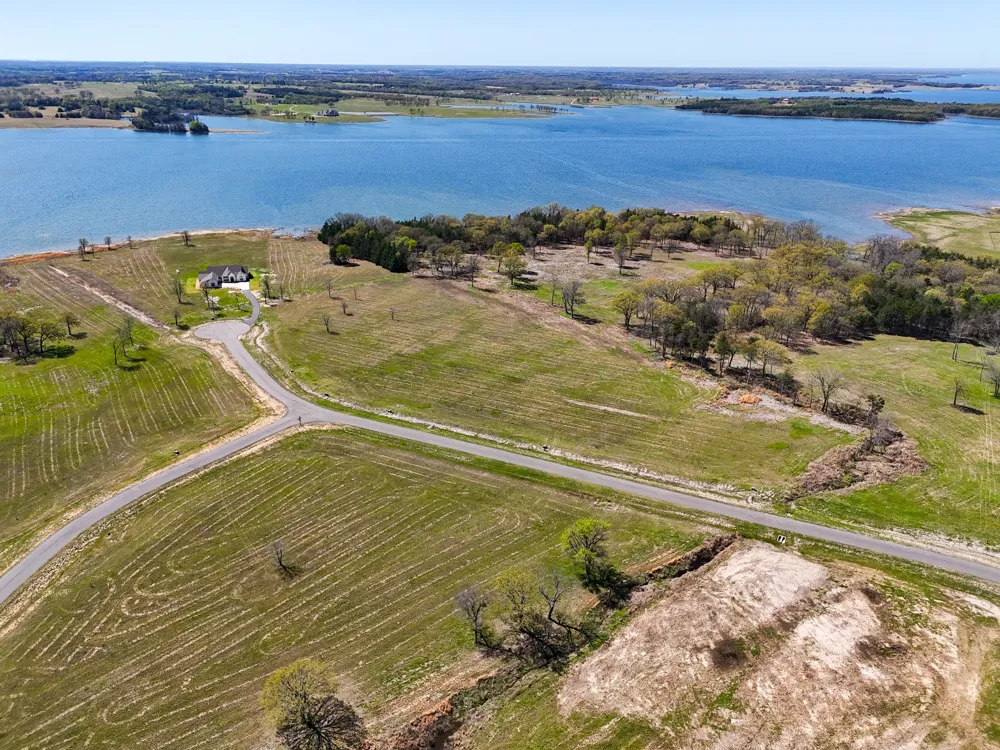 330 Lakewood Lane Honey Grove, TX 75446