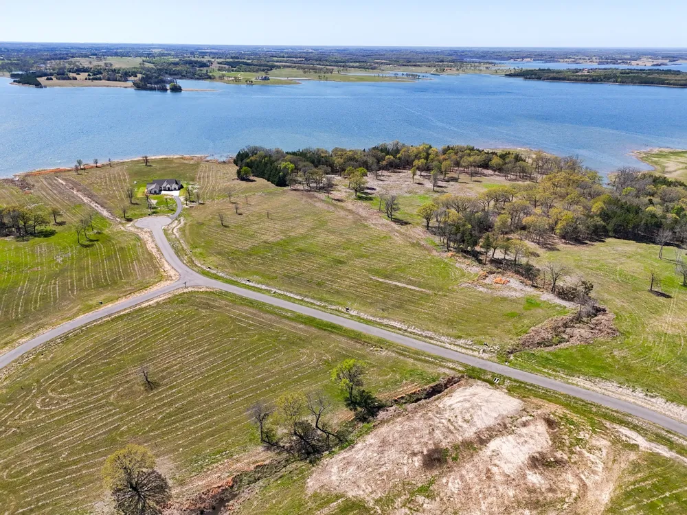 330 Lakewood Lane Honey Grove, TX 75446