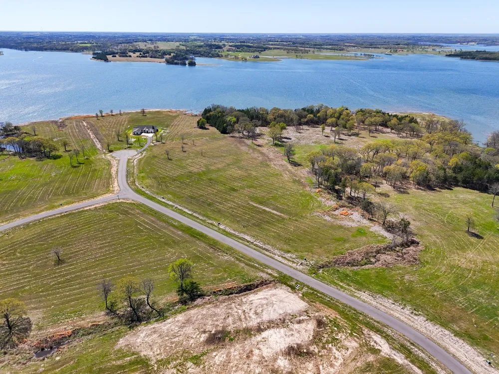 330 Lakewood Lane Honey Grove, TX 75446