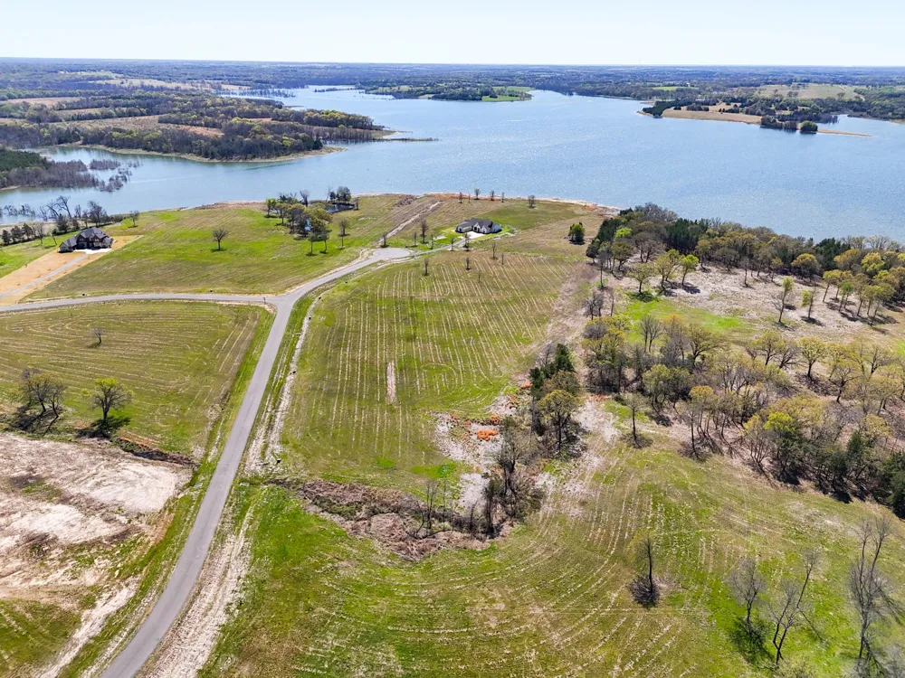 330 Lakewood Lane Honey Grove, TX 75446