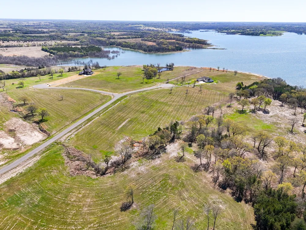 330 Lakewood Lane Honey Grove, TX 75446