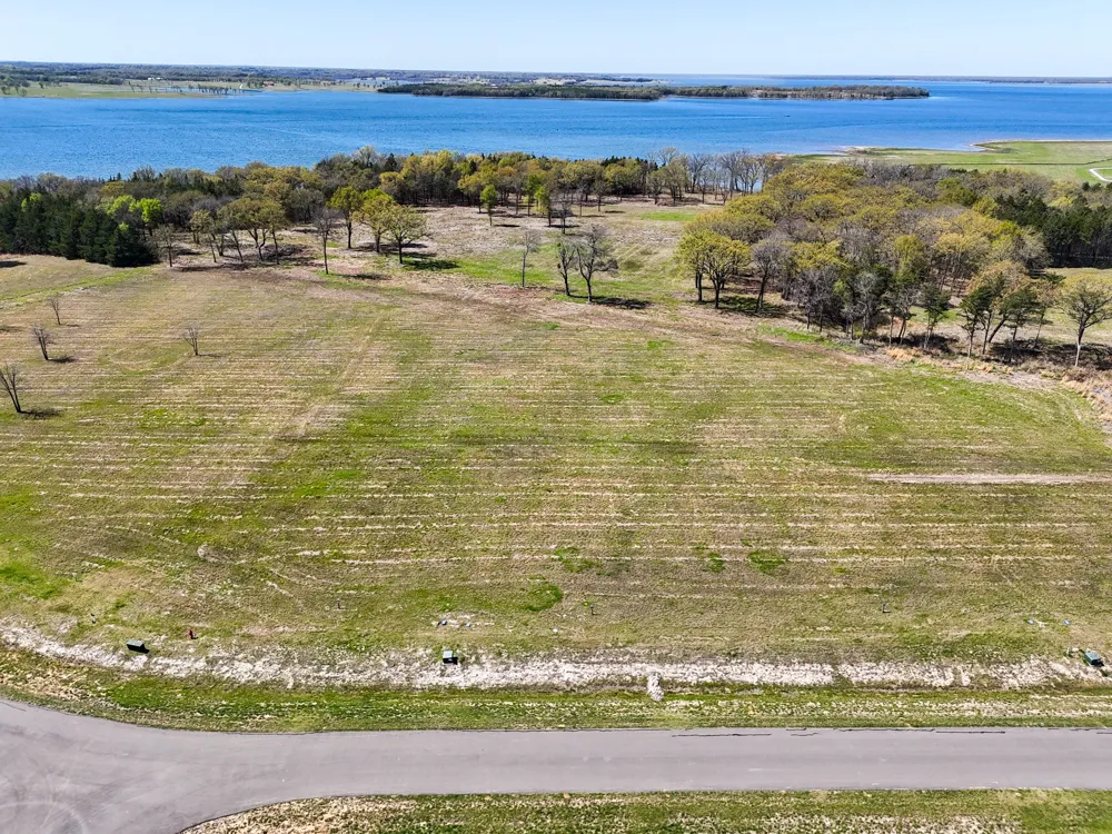 330 Lakewood Lane Honey Grove, TX 75446