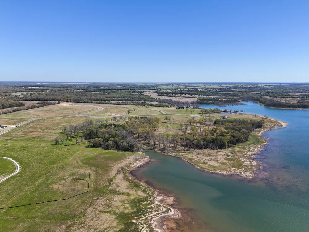 330 Lakewood Lane Honey Grove, TX 75446