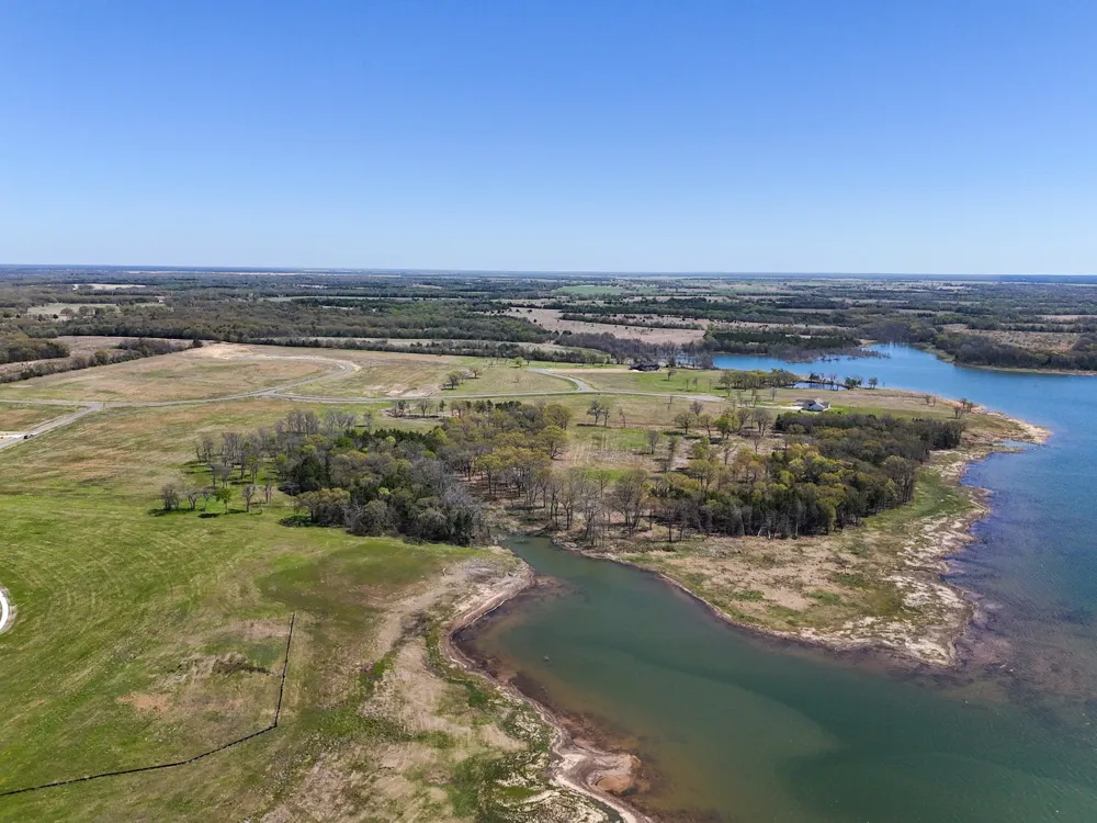 330 Lakewood Lane Honey Grove, TX 75446