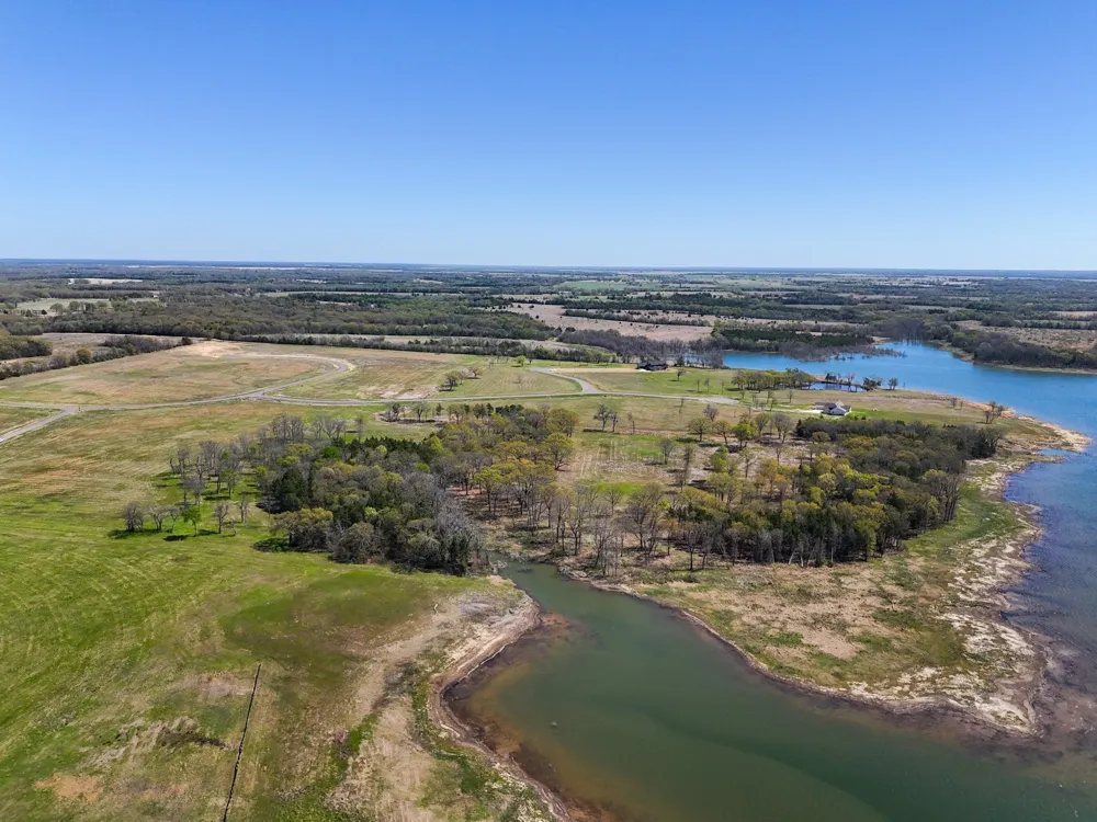 330 Lakewood Lane Honey Grove, TX 75446