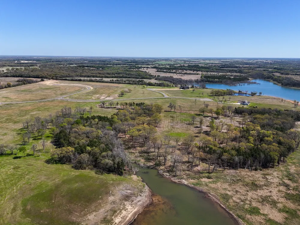 330 Lakewood Lane Honey Grove, TX 75446