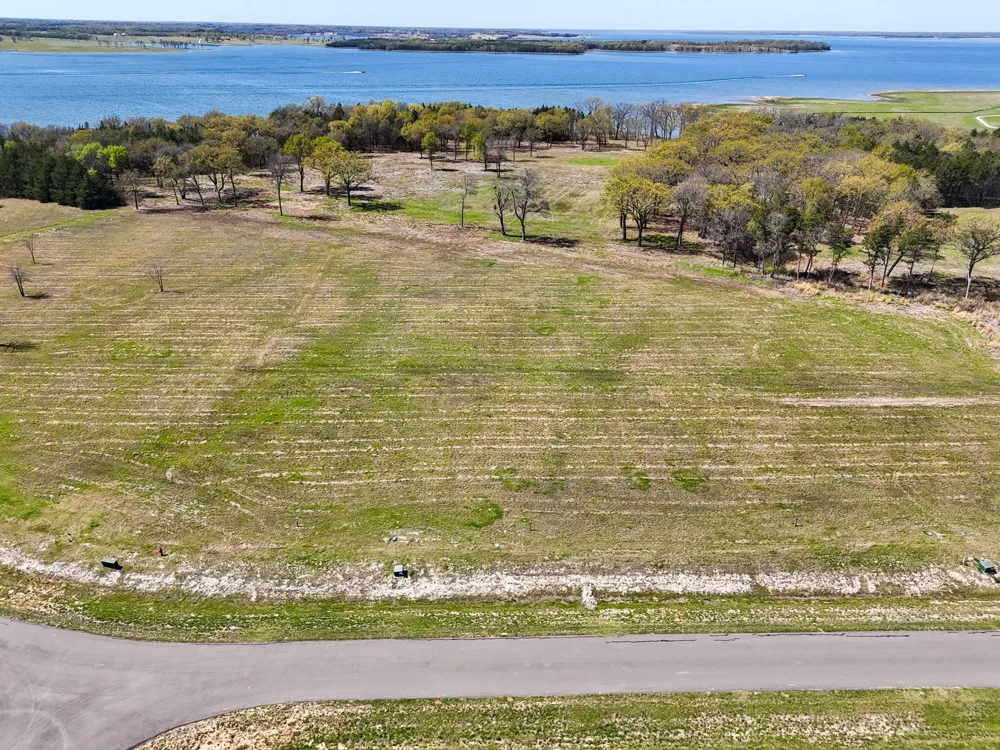 330 Lakewood Lane Honey Grove, TX 75446