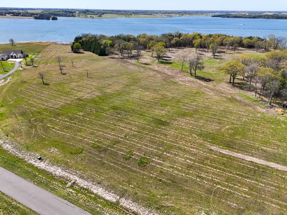 330 Lakewood Lane Honey Grove, TX 75446