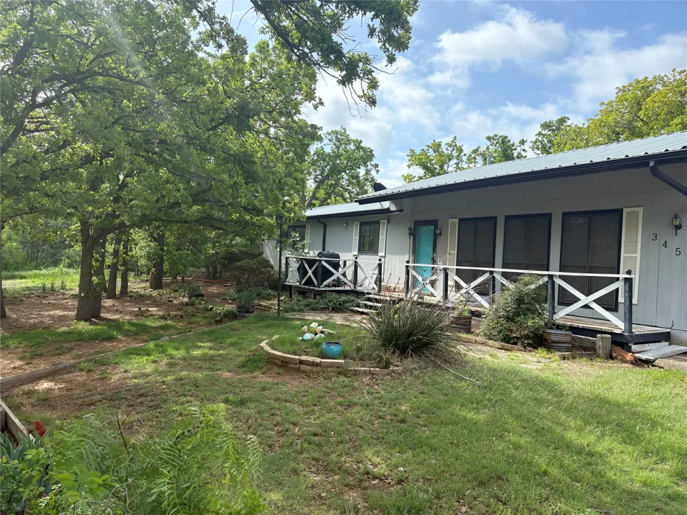 345 salisbury Street Jacksboro, TX 76458