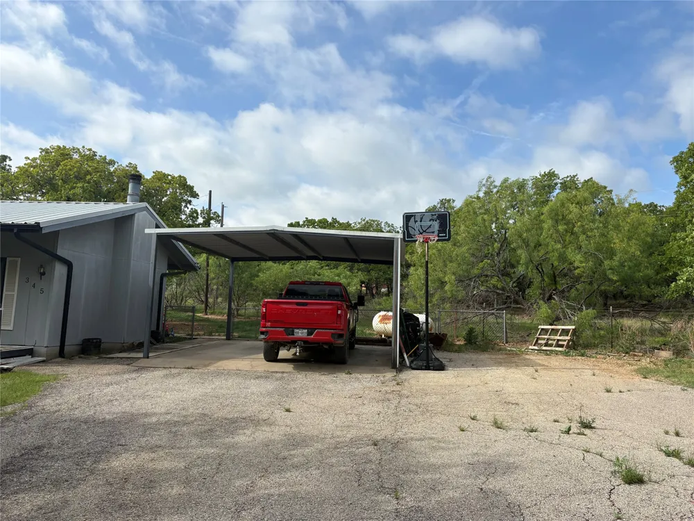345 salisbury Street Jacksboro, TX 76458
