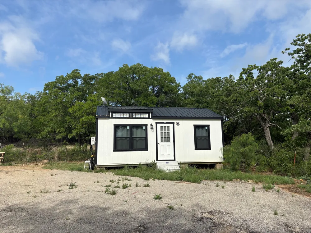 345 salisbury Street Jacksboro, TX 76458