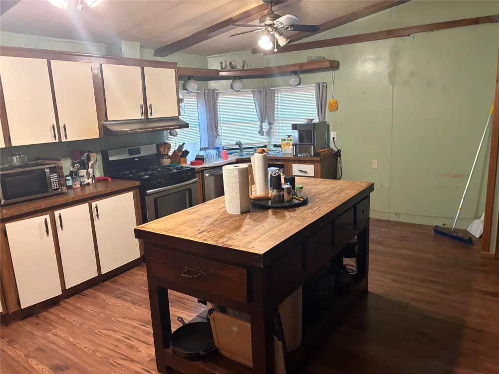 345 salisbury Street Jacksboro, TX 76458