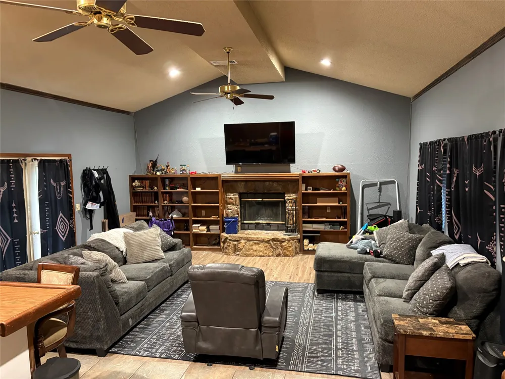 345 salisbury Street Jacksboro, TX 76458