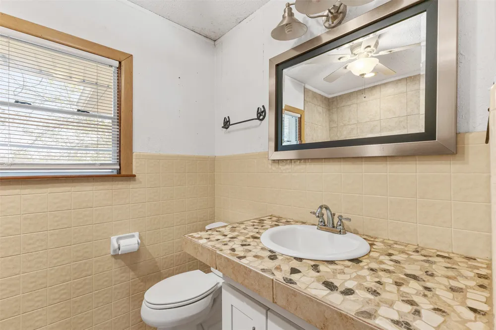 195 County Road 852 Donie, TX 75838