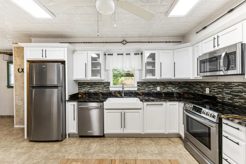 195 County Road 852 Donie, TX 75838
