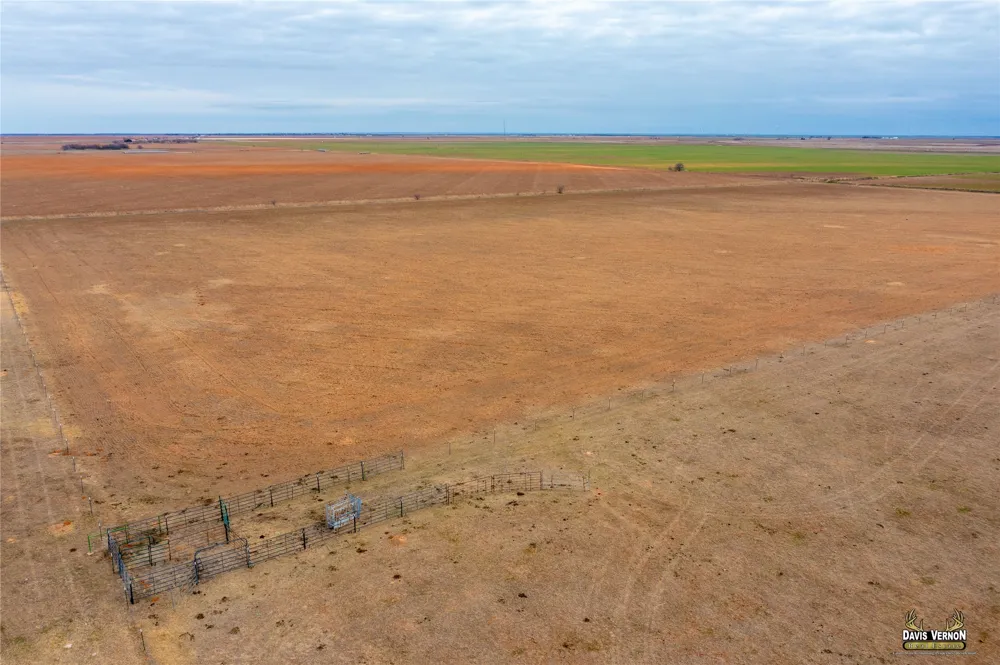 4 CR 4354 Munday, TX 76371