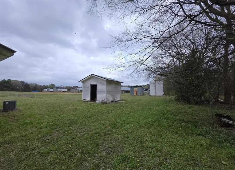 1886 Opossum Rd Pittsburg, TX 75686