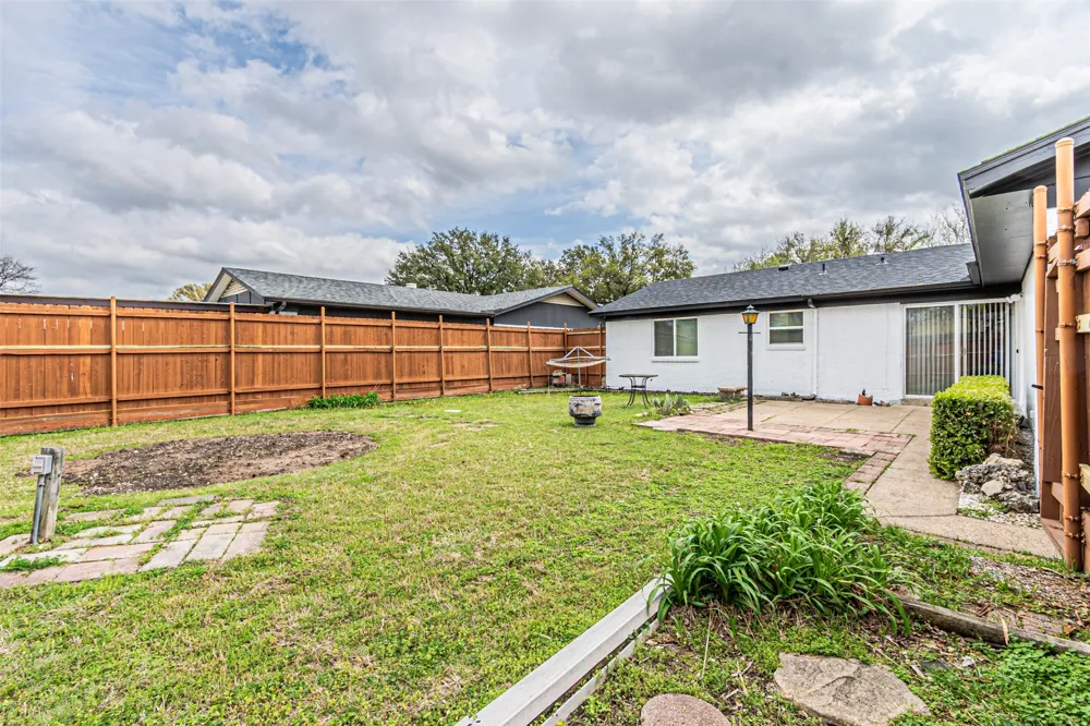 1509 Crockett Street Garland, TX 75042