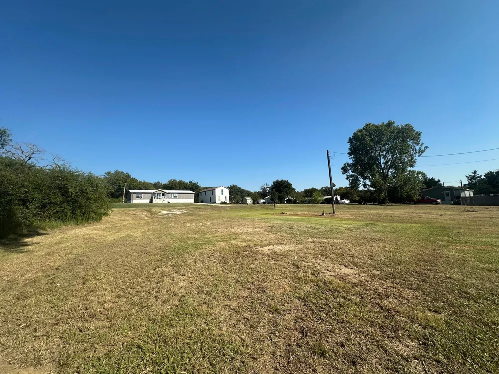 240 First Street Oak Ridge, TX 76240
