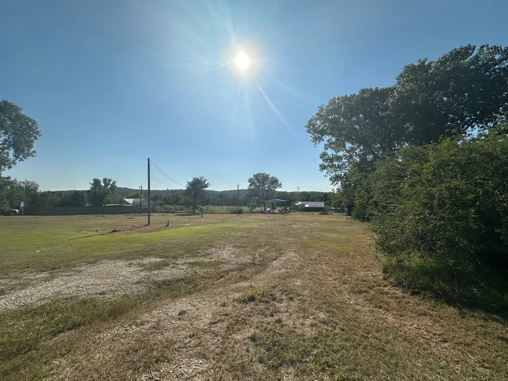 240 First Street Oak Ridge, TX 76240