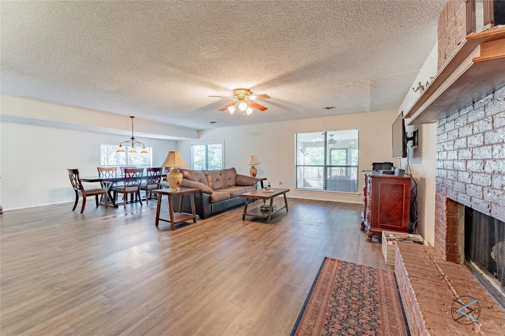 7179 Lance Lane Eustace, TX 75124