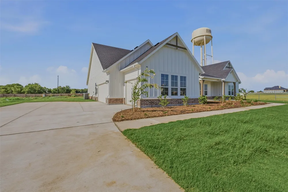 12213 Crystal Drive Krum, TX 76249