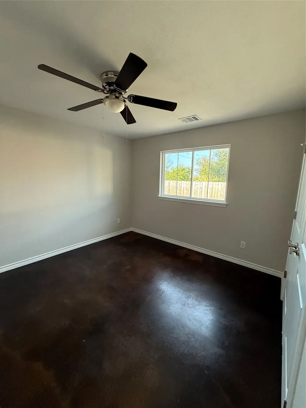 1710 E Avenue J Lampasas, TX 76550
