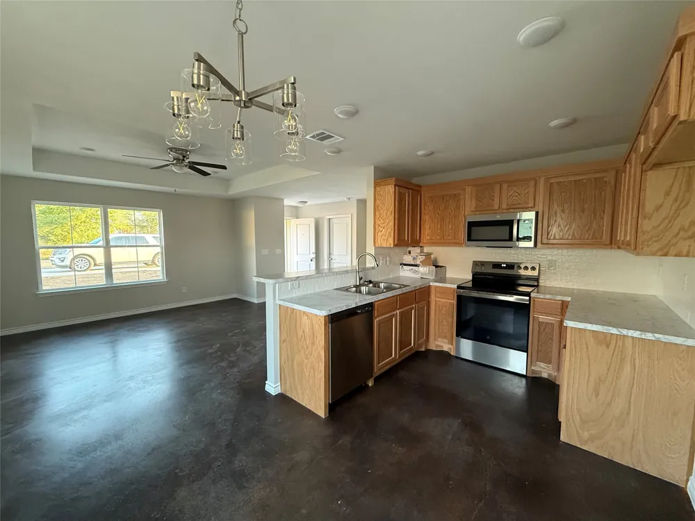 1710 E Avenue J Lampasas, TX 76550