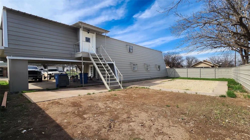 401 E Pierce Street Winters, TX 79567