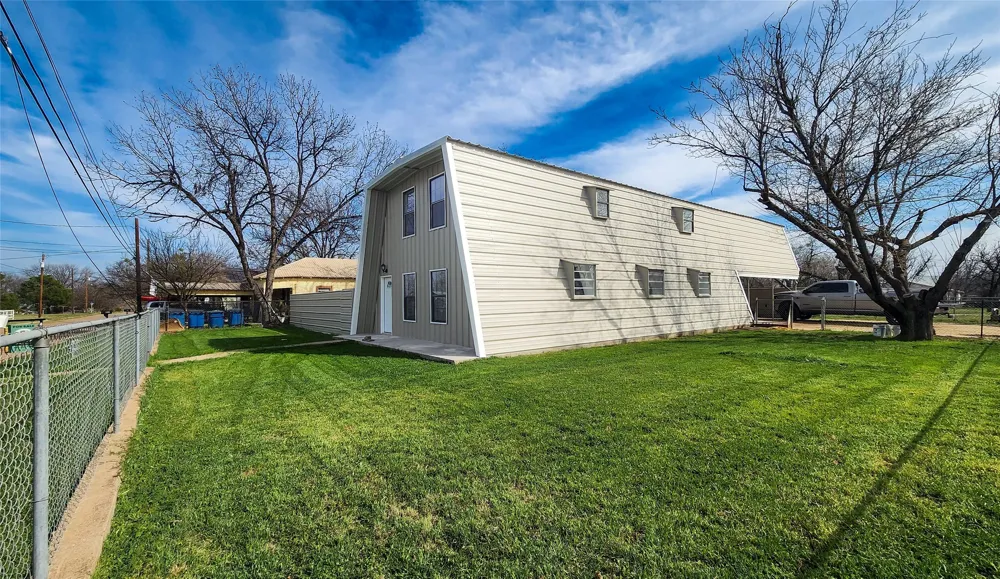 401 E Pierce Street Winters, TX 79567
