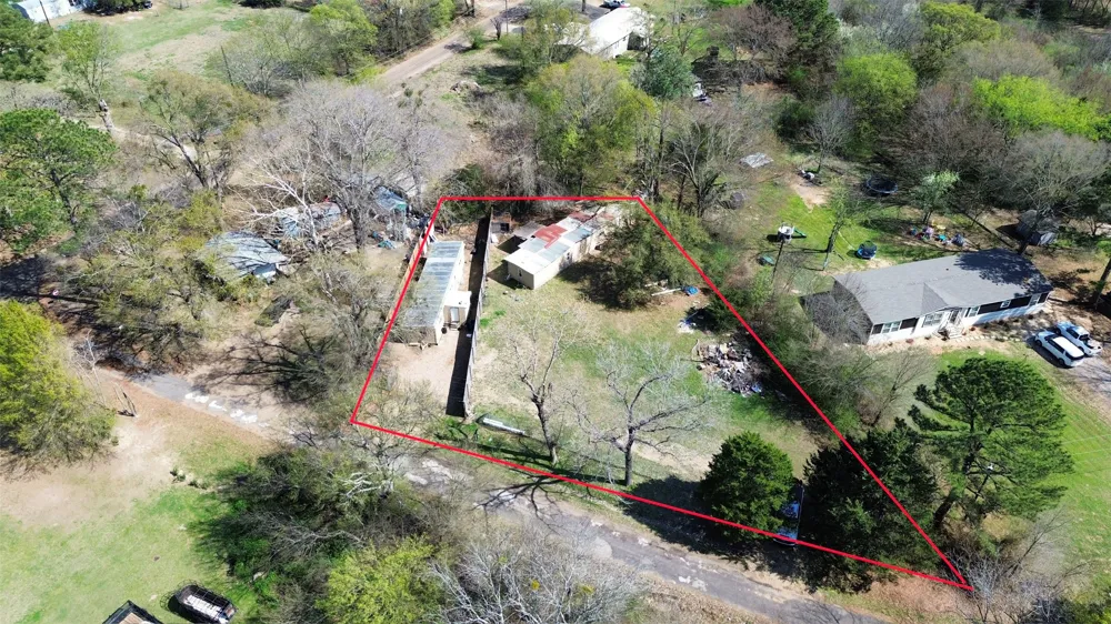 610 Vz County Road 1501 Van, TX 75790