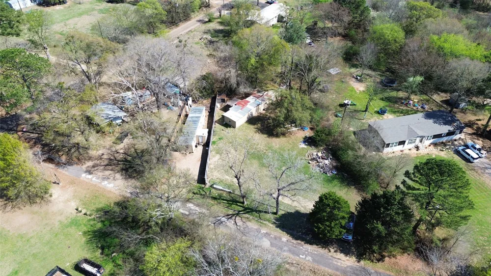 610 Vz County Road 1501 Van, TX 75790