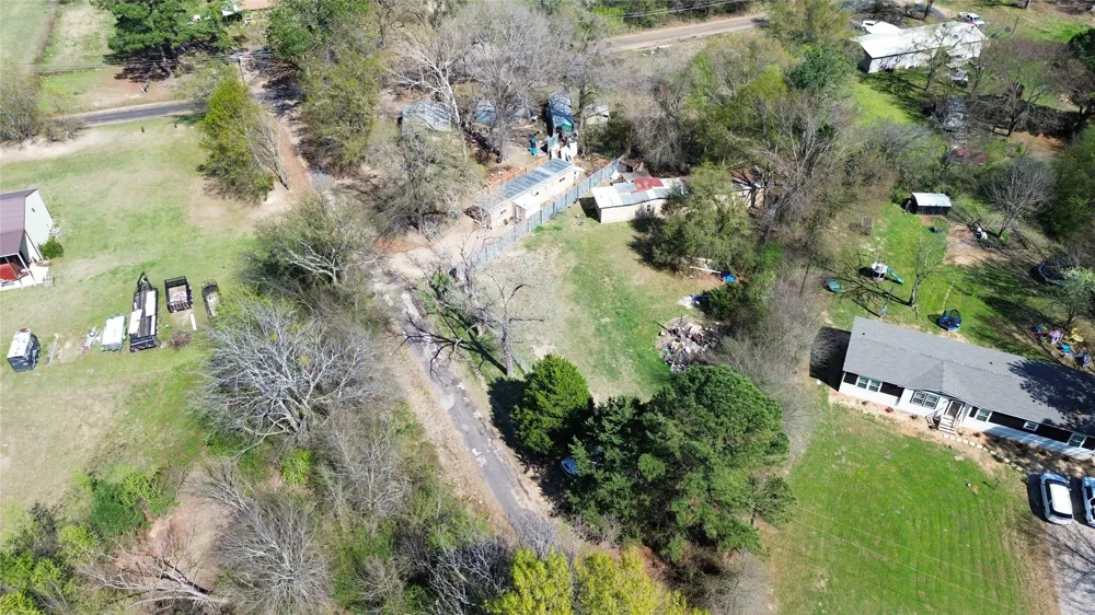 610 Vz County Road 1501 Van, TX 75790