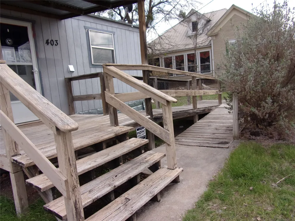 403 S Live Oak Street San Saba, TX 76877