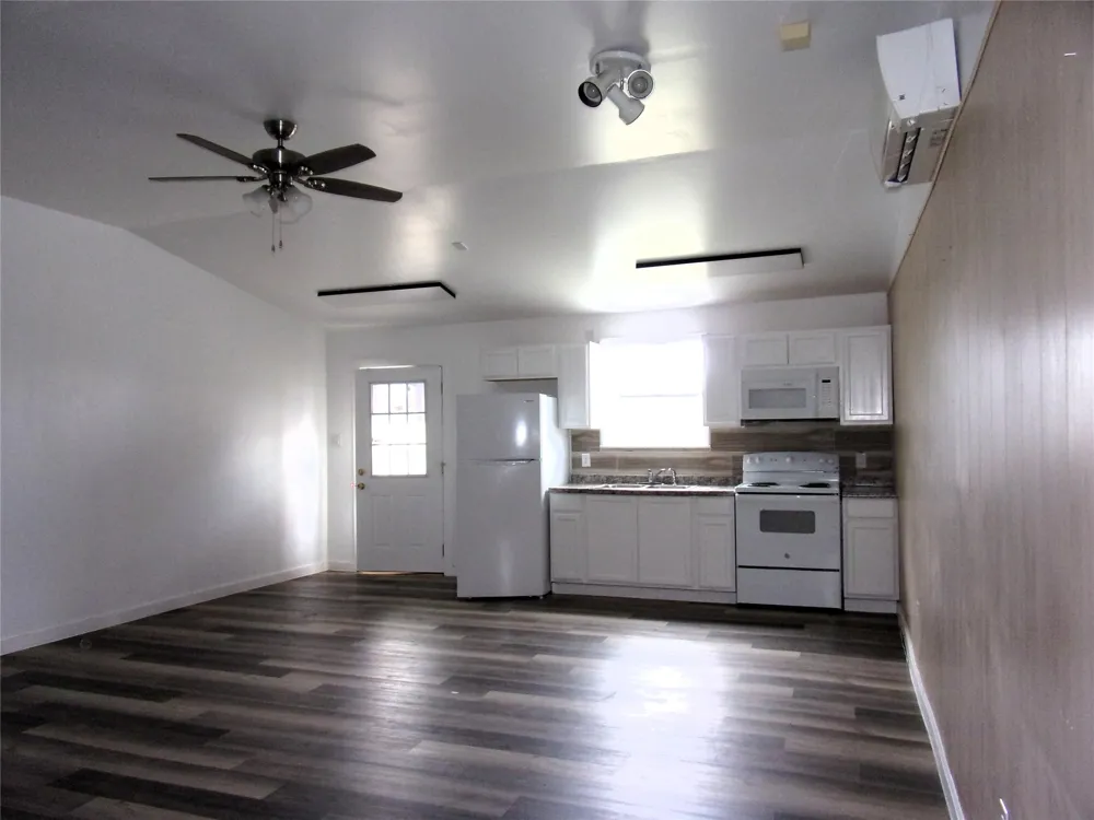 403 S Live Oak Street San Saba, TX 76877