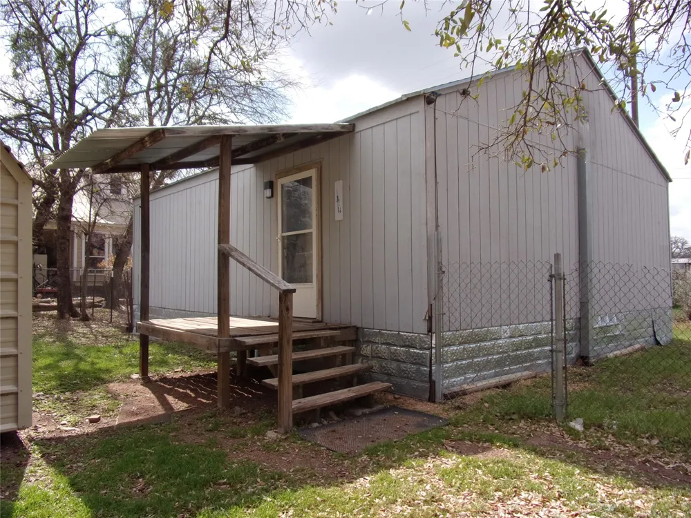 403 S Live Oak Street San Saba, TX 76877