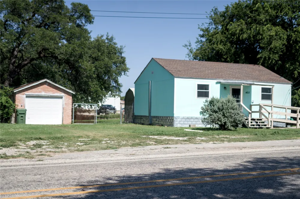 403 S Live Oak Street San Saba, TX 76877