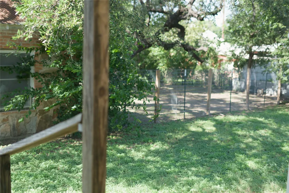 403 S Live Oak Street San Saba, TX 76877