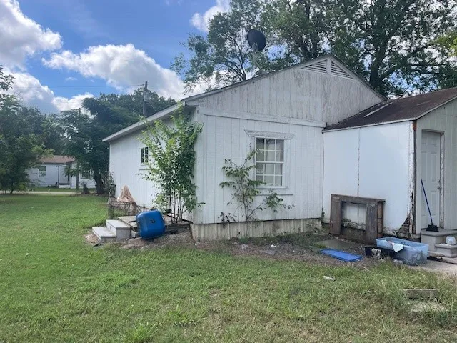 527 E Yeagua Street Groesbeck, TX 76642