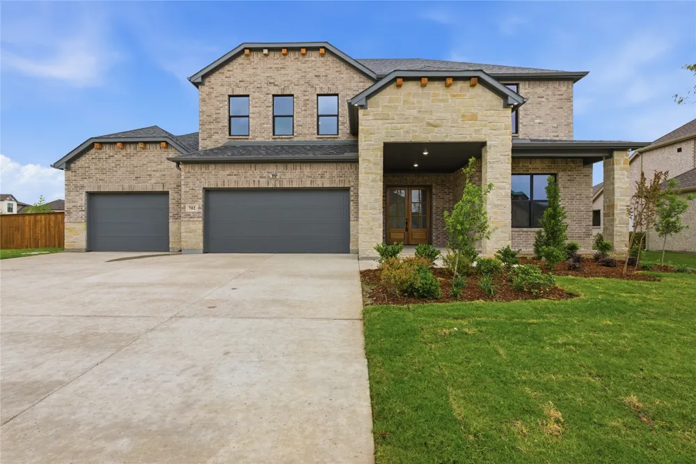 702 Anne Road Van Alstyne, TX 75495