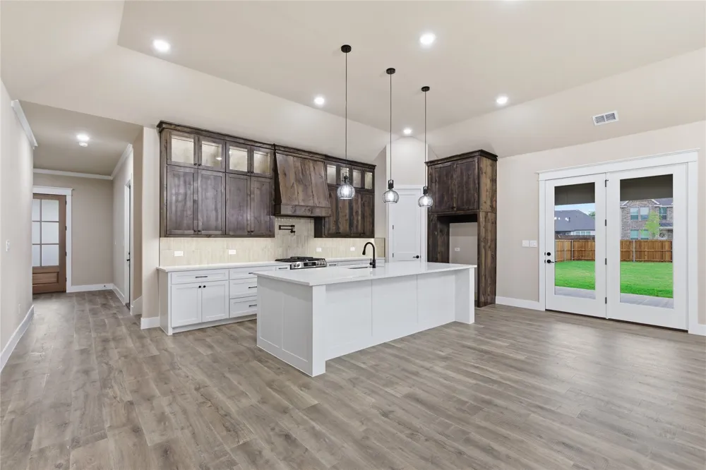 702 Anne Road Van Alstyne, TX 75495