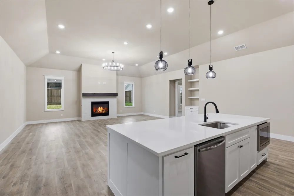 702 Anne Road Van Alstyne, TX 75495