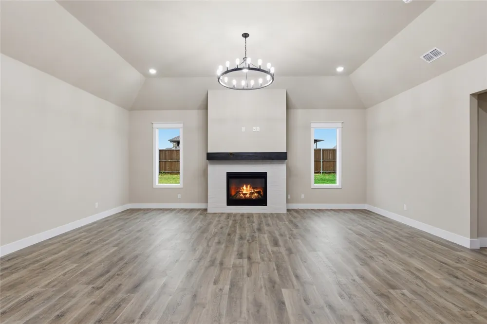 702 Anne Road Van Alstyne, TX 75495